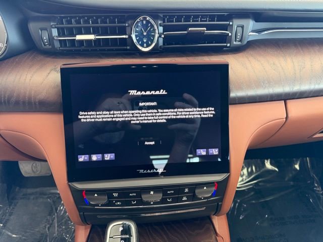 Certified 2022 Maserati Quattroporte Modena image 19