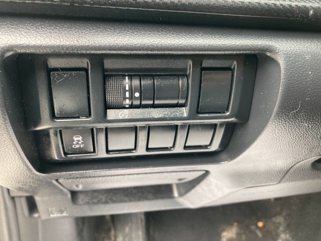Used 2019 Subaru Crosstrek 2.0i Premium AWD/4WD image 36