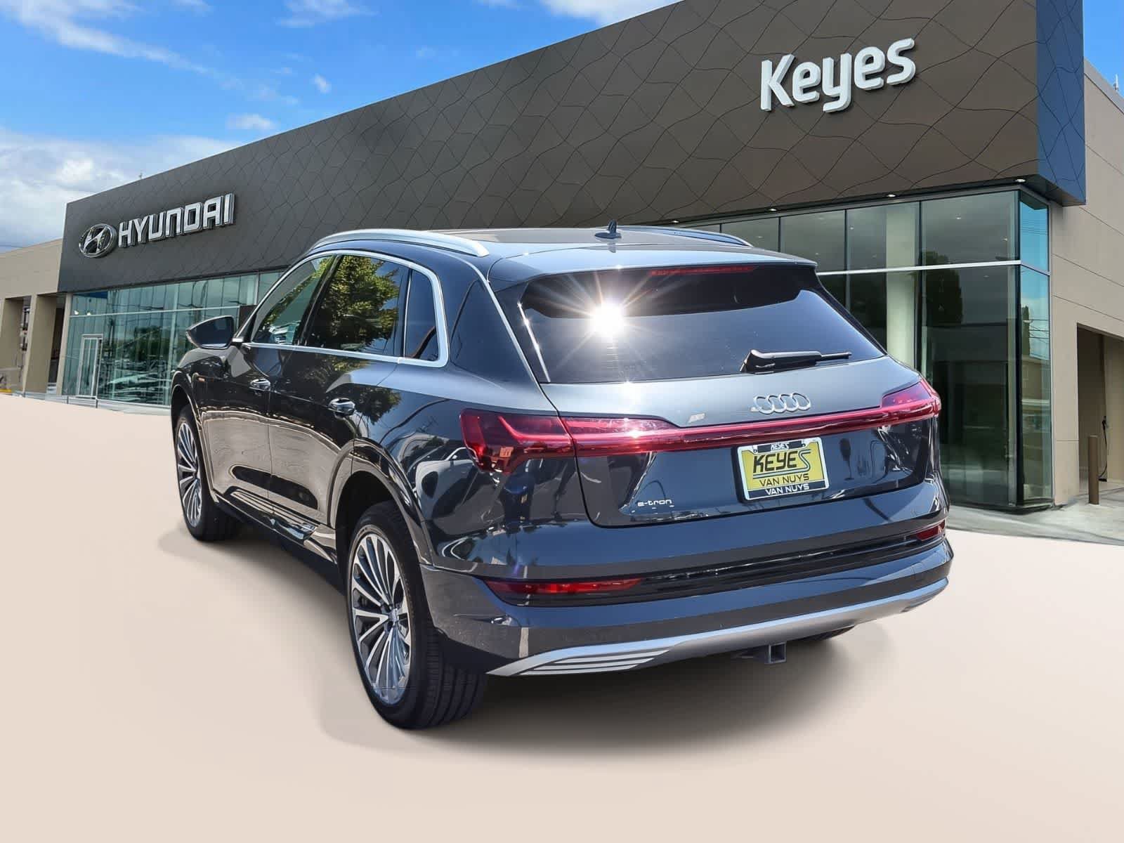 Used 2019 Audi e-tron Prestige w/ Prestige Package AWD/4WD image 7