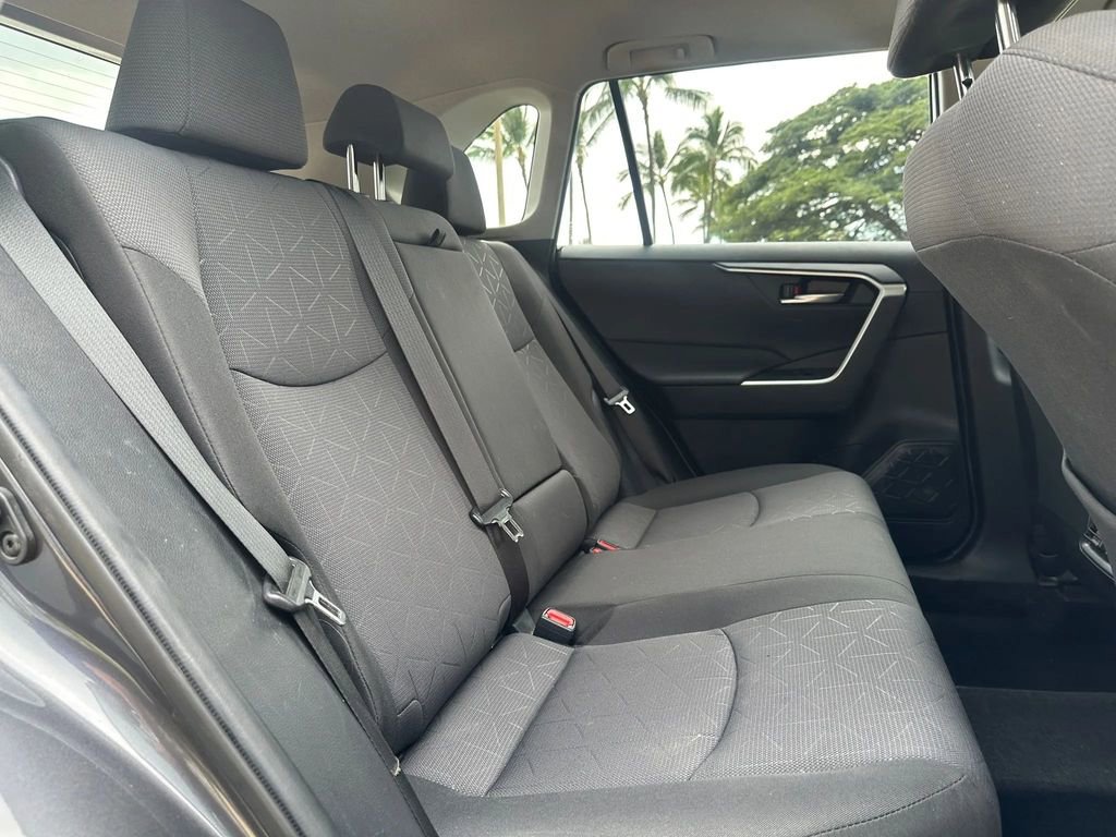 Used 2021 Toyota RAV4 XLE image 12