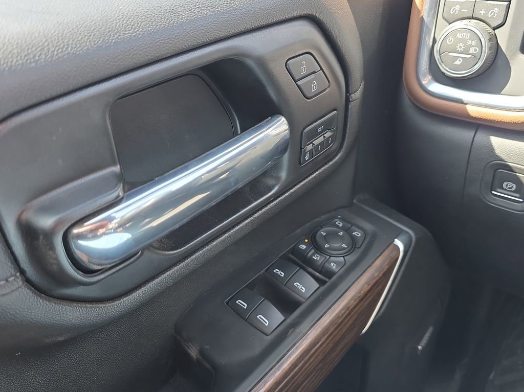 Used 2021 Chevrolet Silverado 2500 High Country w/ Z71 Off-Road Package image 11