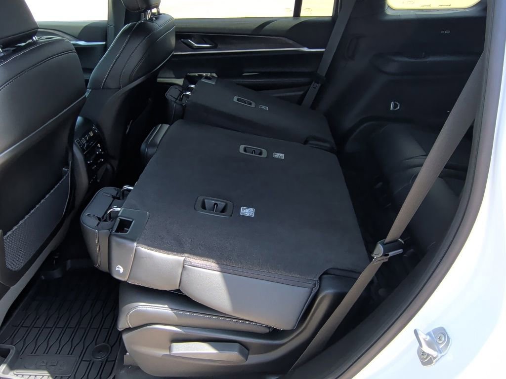 New 2026 Jeep Grand Cherokee L 2WD image 43