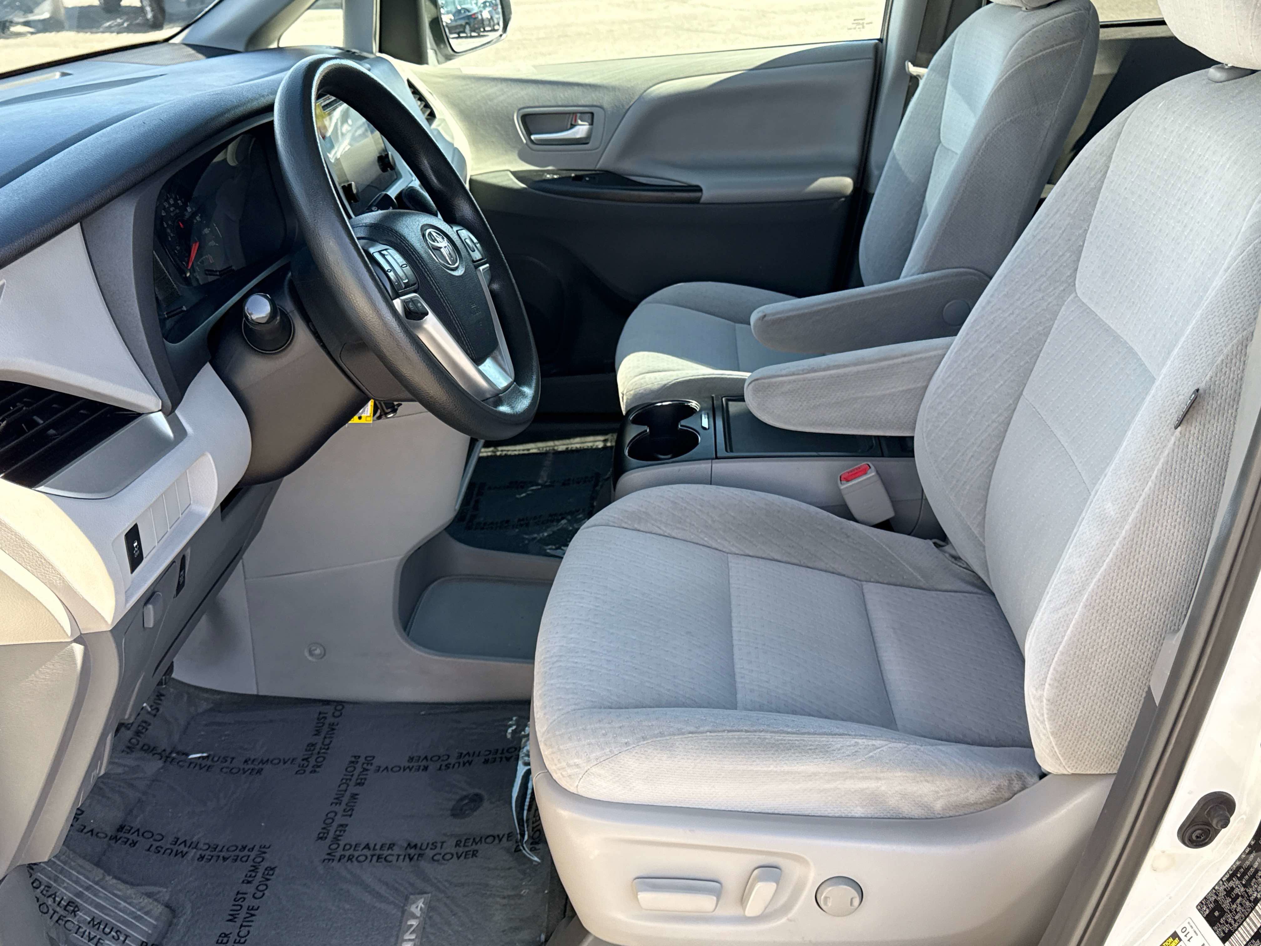 Used 2015 Toyota Sienna LE image 11