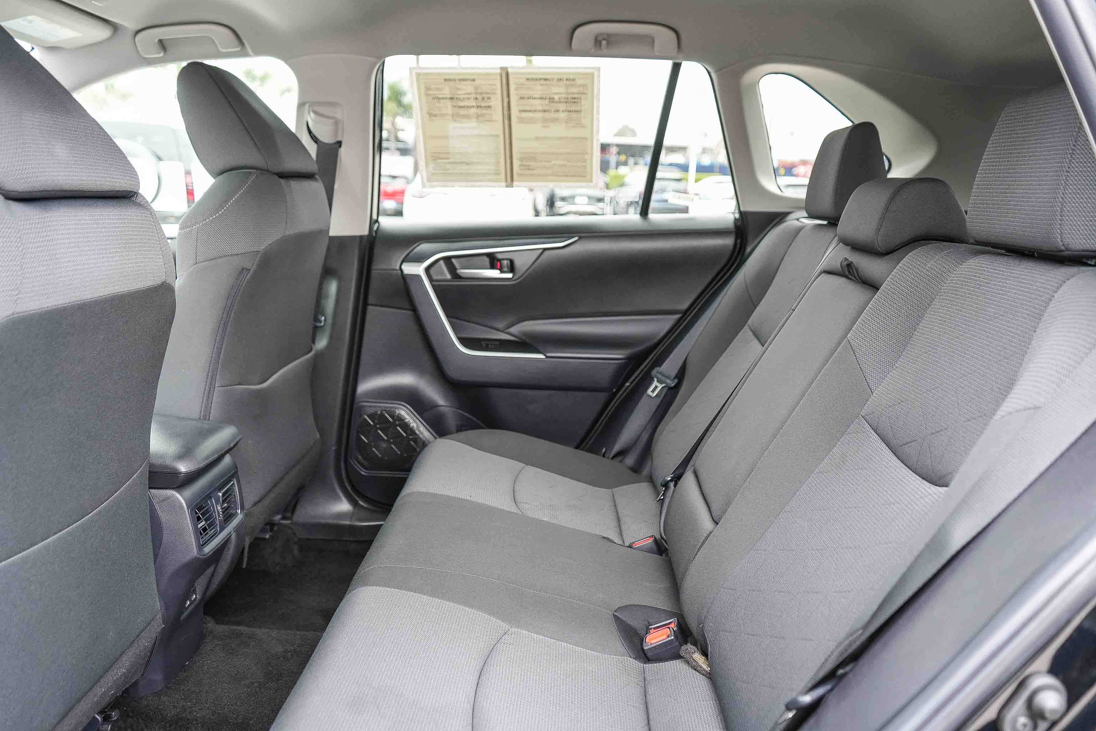 Used 2025 Toyota RAV4 XLE AWD/4WD image 20