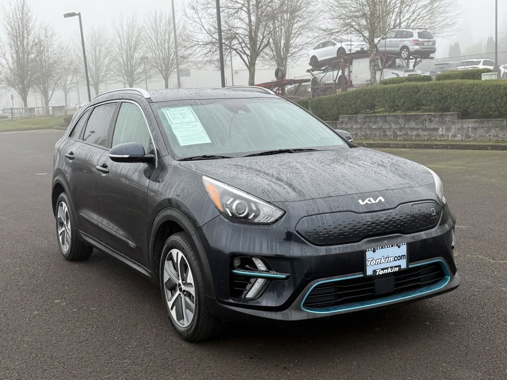 Used 2022 Kia Niro EX w/ Cold Weather Package image 2