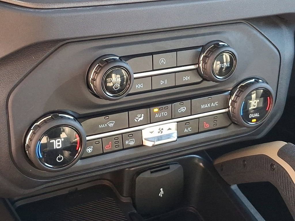 Used 2025 Ford Bronco Badlands AWD/4WD image 16