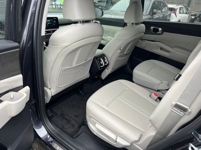 Used 2025 Kia Sorento SX image 15