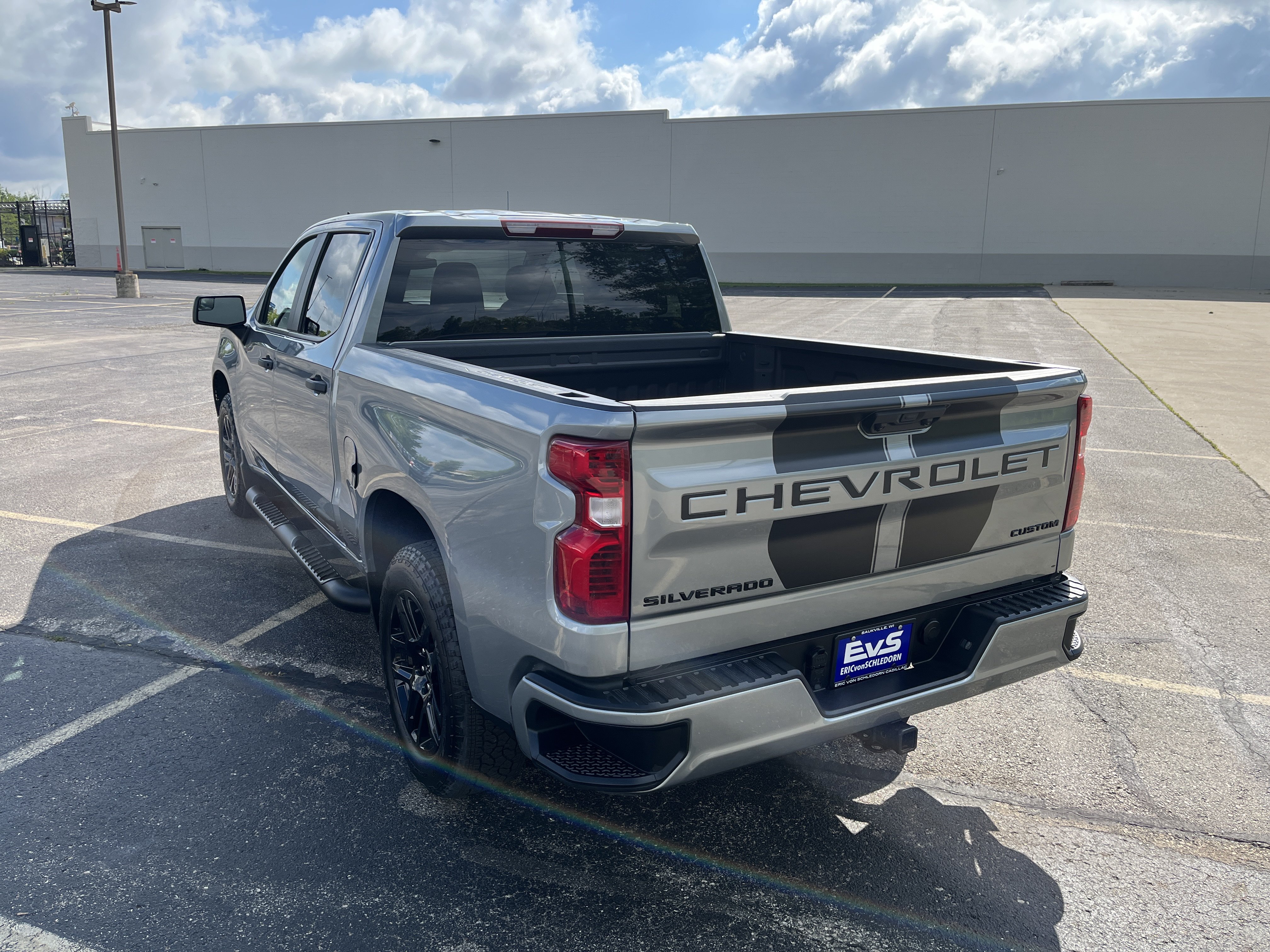 Used 2025 Chevrolet Silverado 1500 Custom w/ Rally Edition AWD/4WD image 4