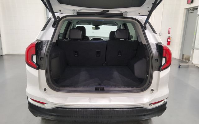 Used 2024 GMC Terrain SLT AWD/4WD image 10