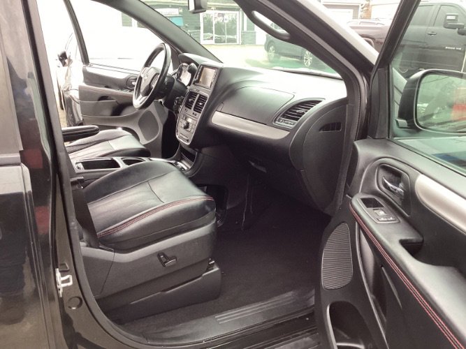 Used 2017 Dodge Grand Caravan GT image 9