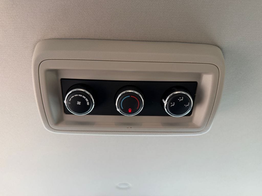 Used 2019 Dodge Grand Caravan SE w/ UConnect Hands-Free Group FWD image 14