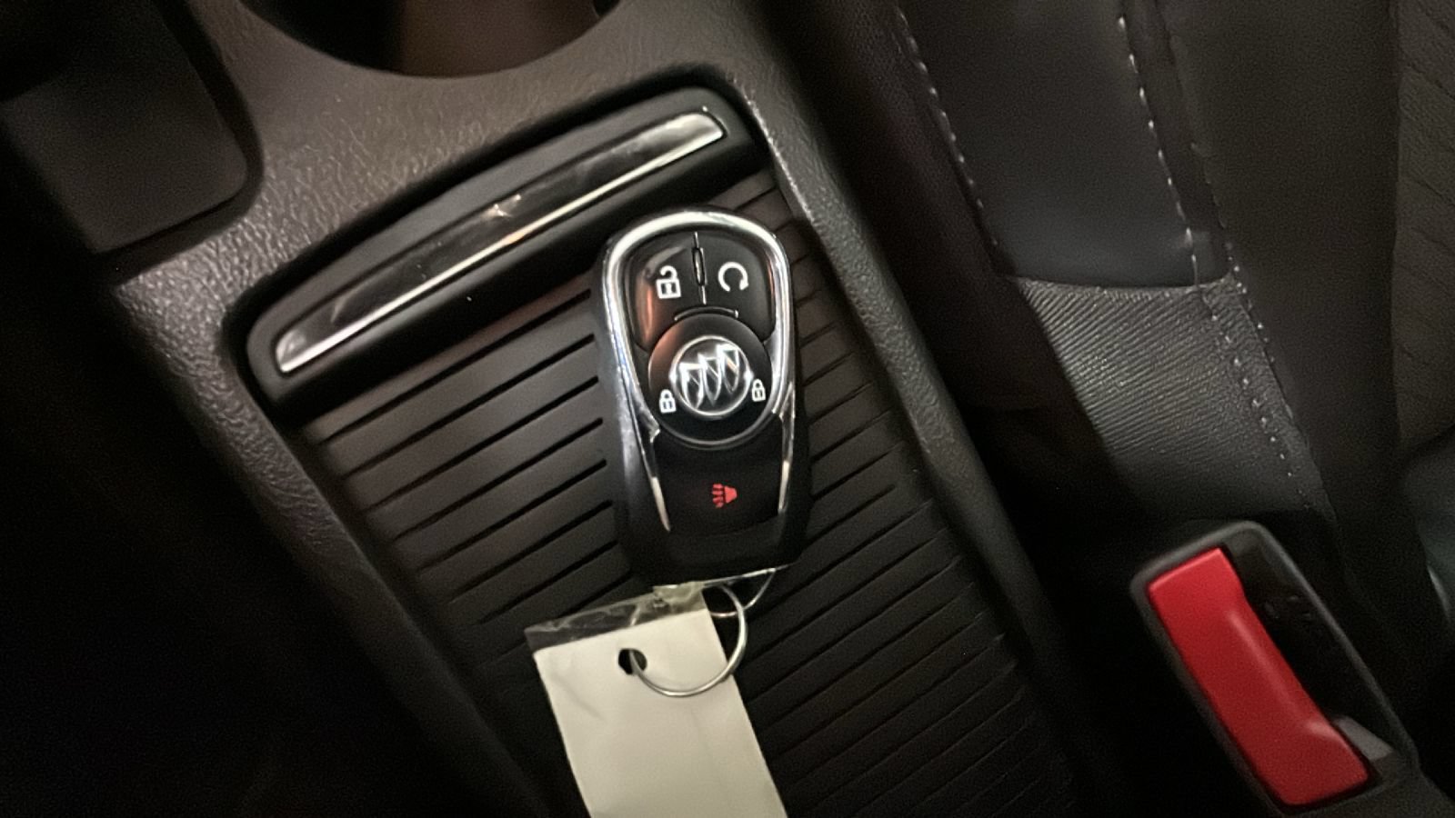 Used 2020 Buick Encore Preferred FWD image 24