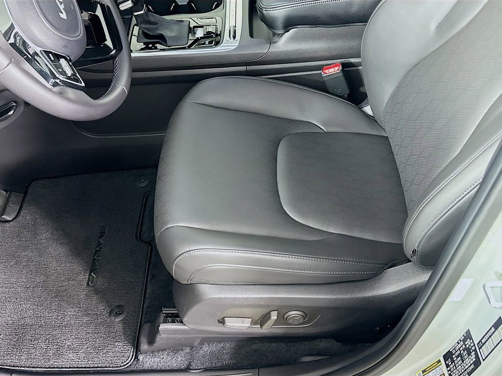 Used 2026 Kia Carnival SX w/ SX Dark Edition Package image 26