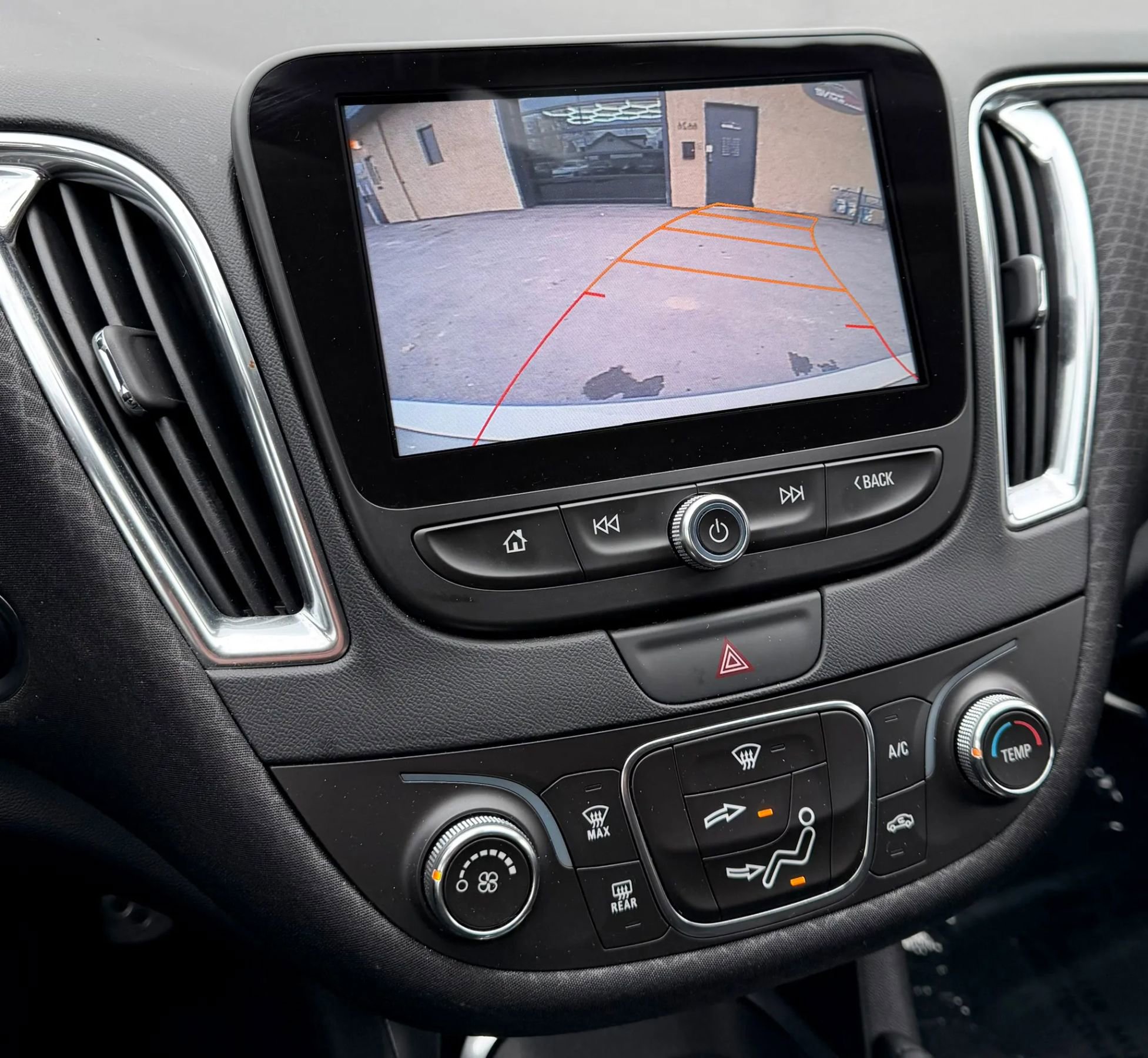 Used 2016 Chevrolet Malibu LT FWD image 12
