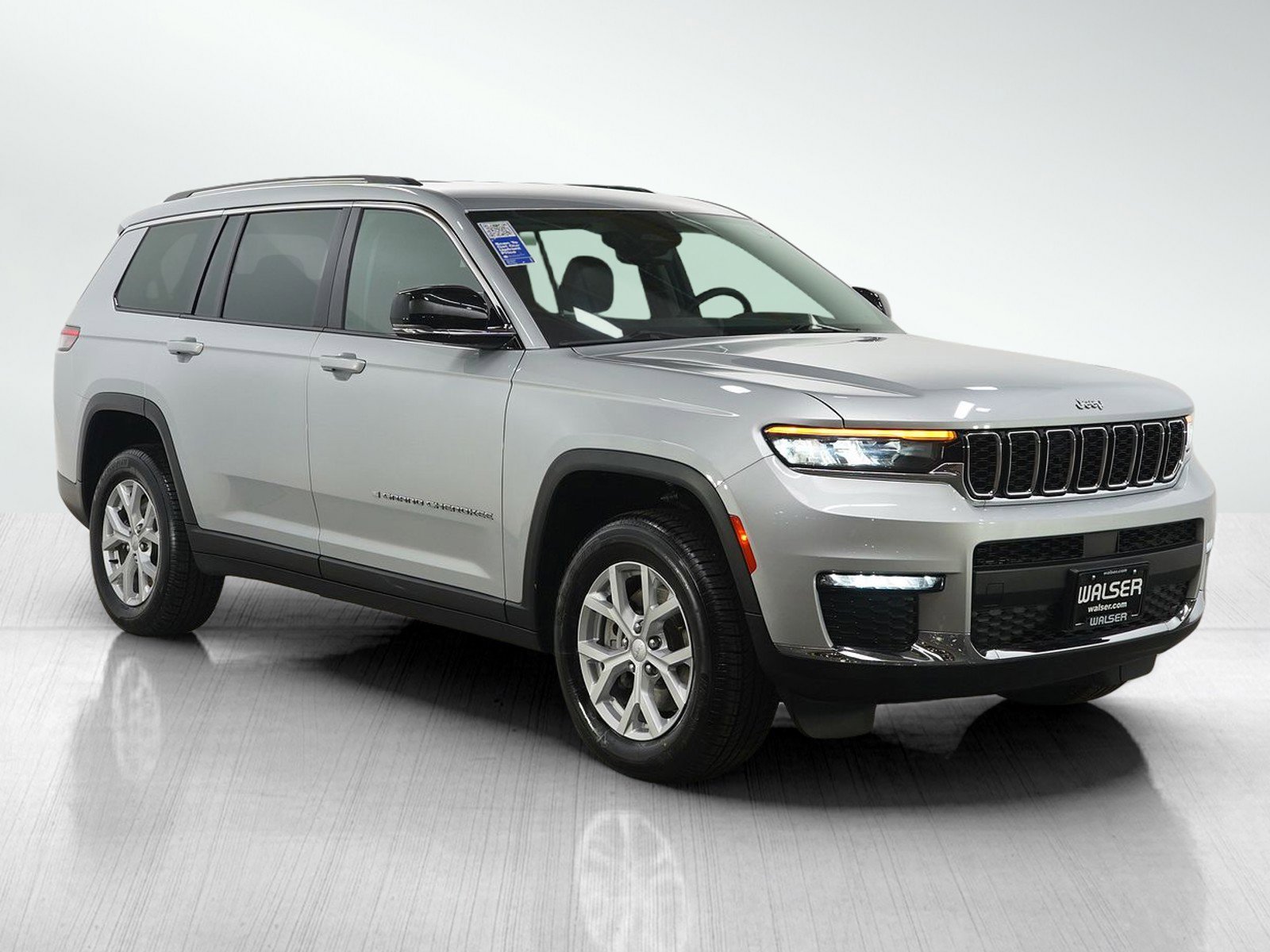 Used 2023 Jeep Grand Cherokee L Limited image 7