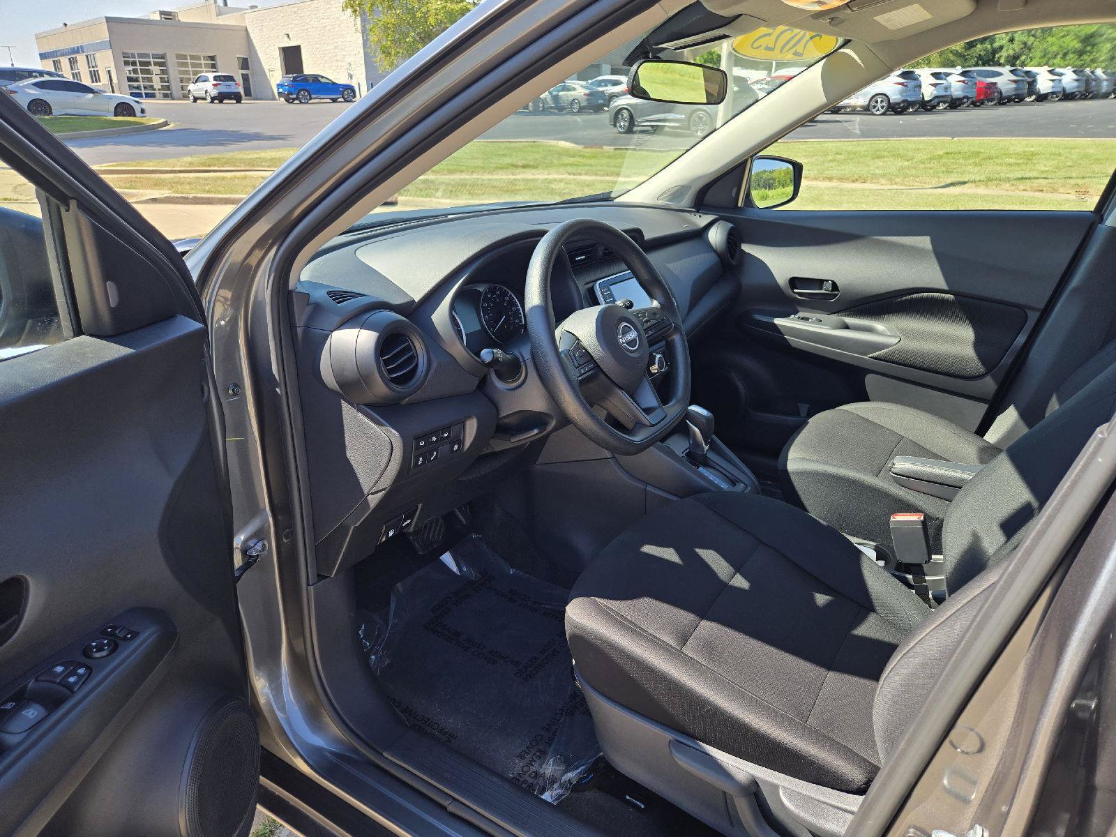 Used 2025 Nissan Kicks Play S FWD image 11