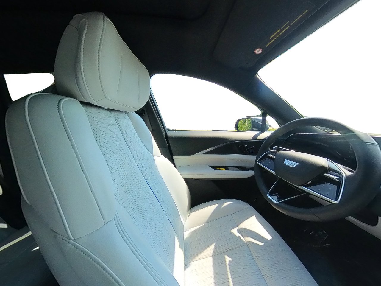 Used 2024 Cadillac Lyriq Luxury w/ LPO, Floor Liner Package image 67