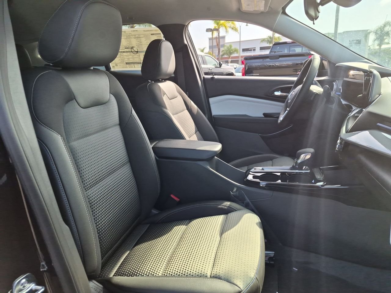 New 2026 Chevrolet Trax LT w/ Driver Confidence Package FWD image 28