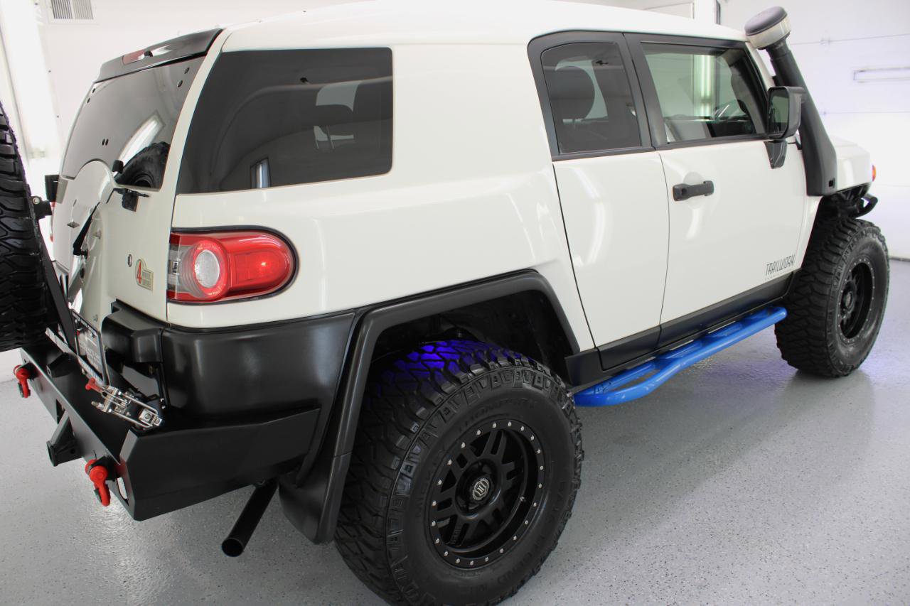 Used 2014 Toyota FJ Cruiser 4WD w/ Upgrade Package image 10
