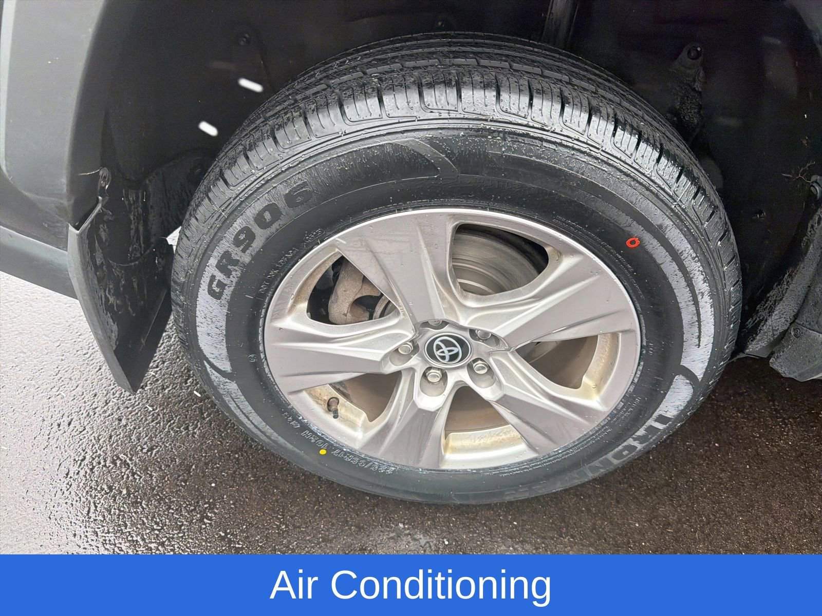 Used 2023 Toyota RAV4 XLE image 26