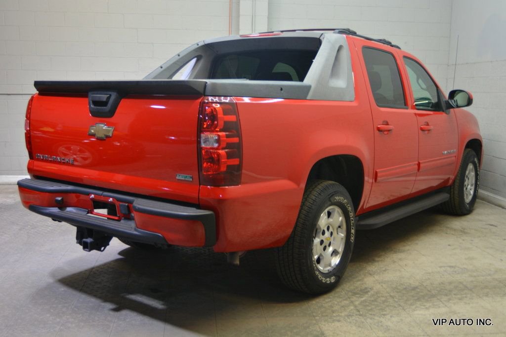 Used 2011 Chevrolet Avalanche LS RWD image 4