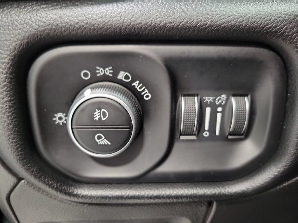 Used 2019 RAM 1500 Sport w/ Level 2 Equipment Group AWD/4WD image 40