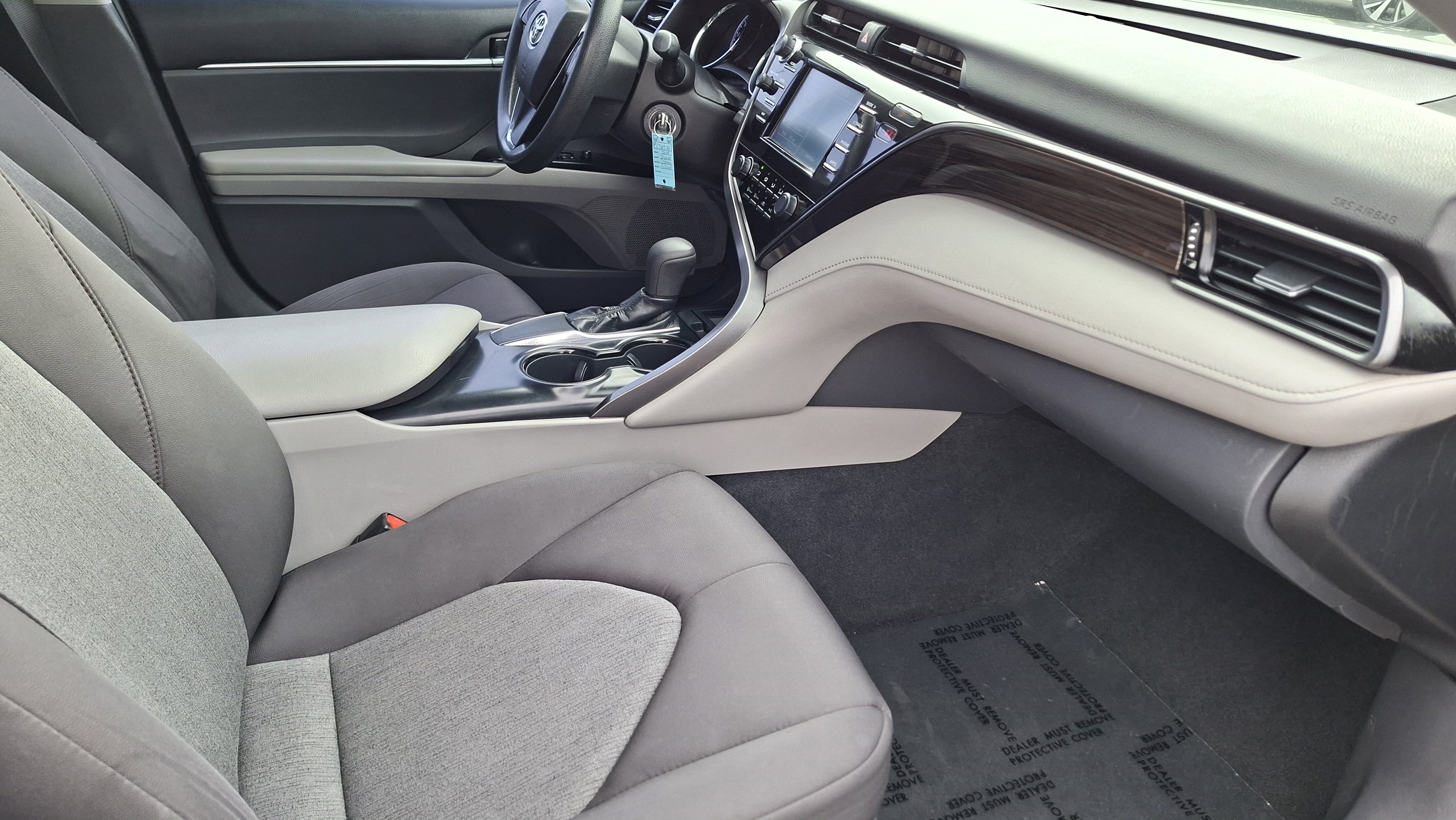 Used 2019 Toyota Camry LE image 23