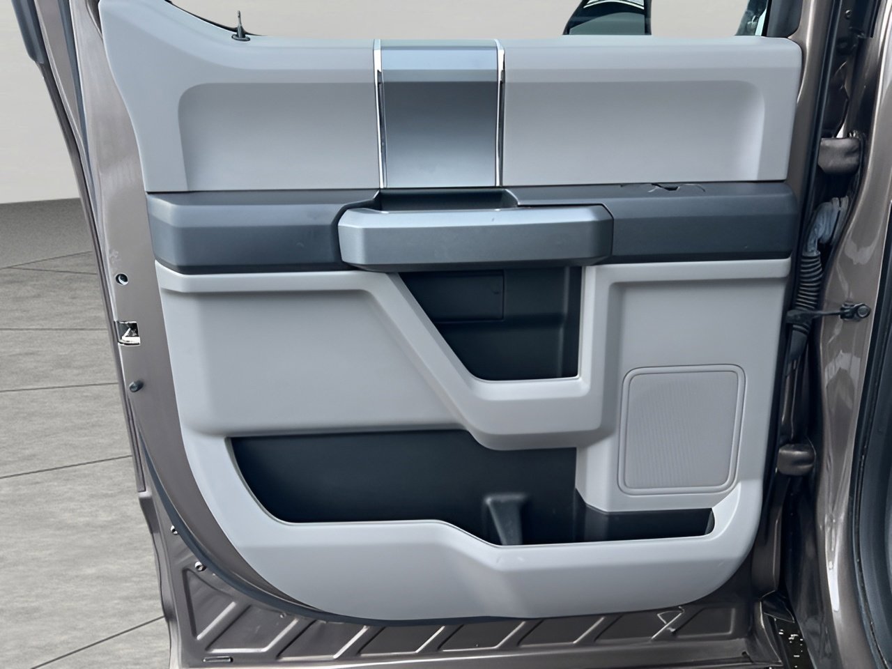 Used 2016 Ford F150 XLT w/ Equipment Group 302A Luxury image 30