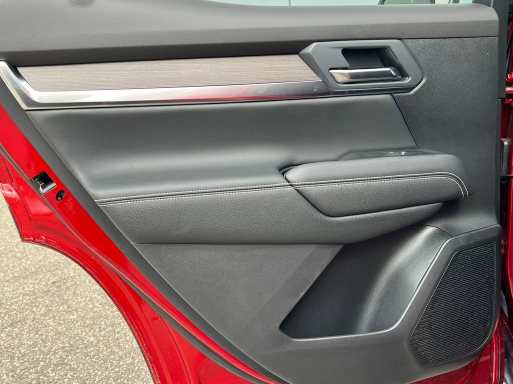 New 2026 GMC Terrain Denali w/ LPO, Floor Liner Package image 36