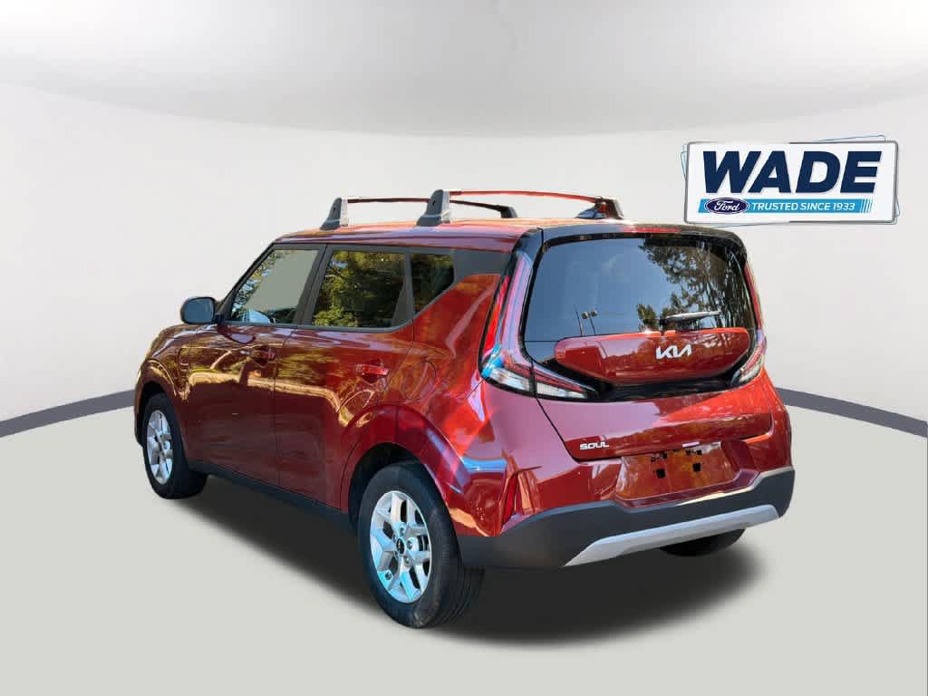 Used 2025 Kia Soul LX w/ LX Technology Package FWD image 7