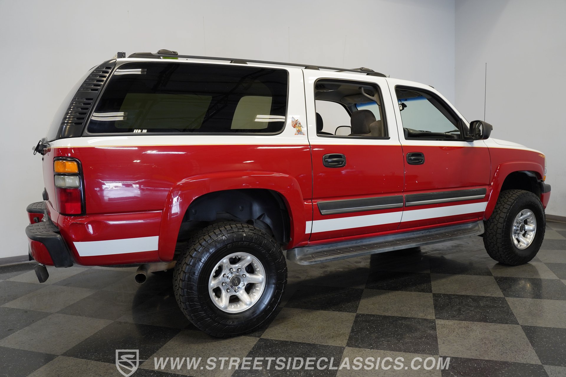 Used 2004 Chevrolet Suburban 2500 LS w/ Suspension Package, Autoride AWD/4WD image 14