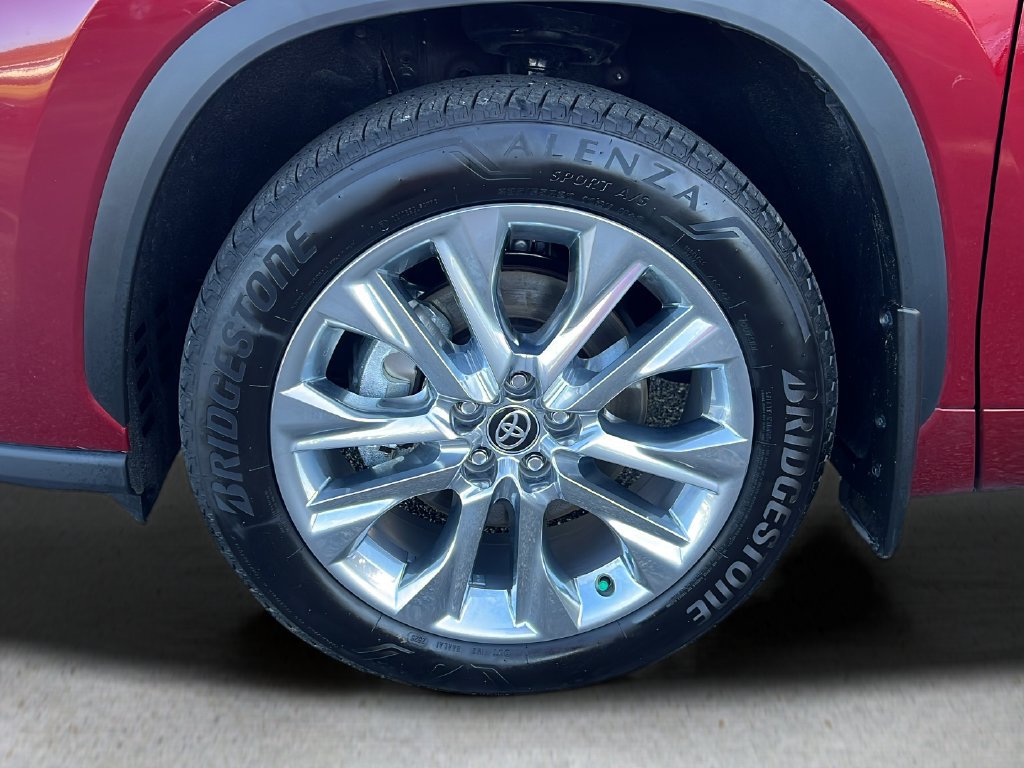 Certified 2026 Toyota Highlander Limited AWD/4WD image 28