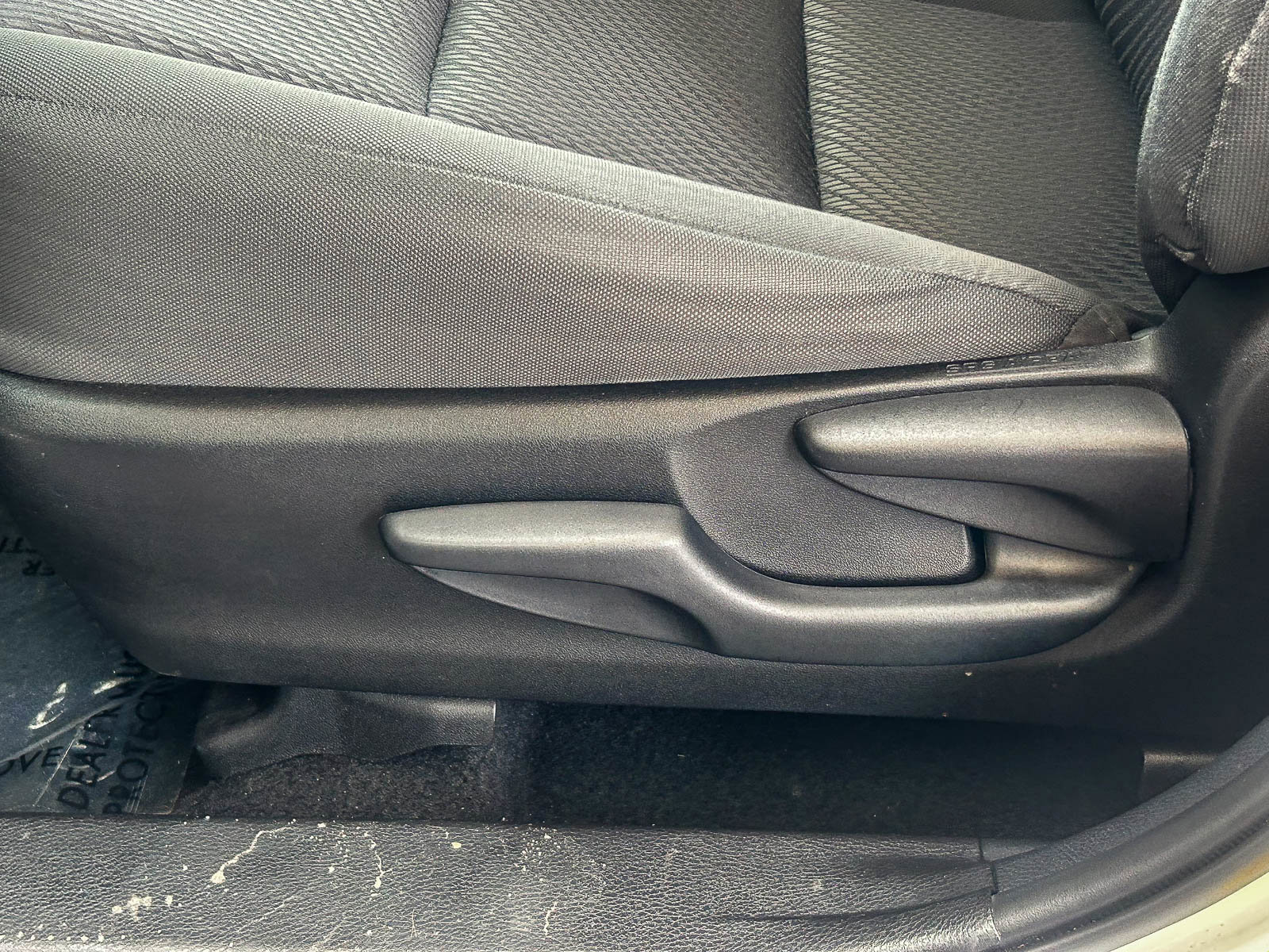 Used 2019 Toyota Highlander LE w/ Carpet Mat Package (TMS) image 22