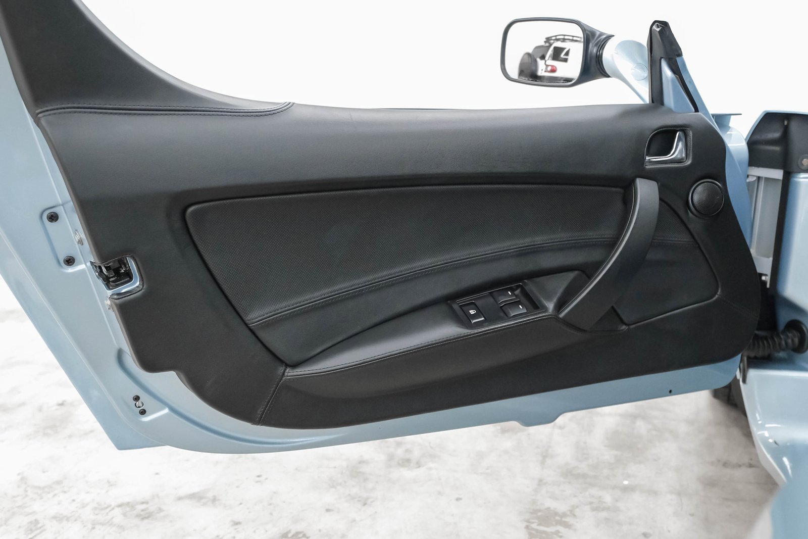 Used 2010 Tesla Roadster image 34