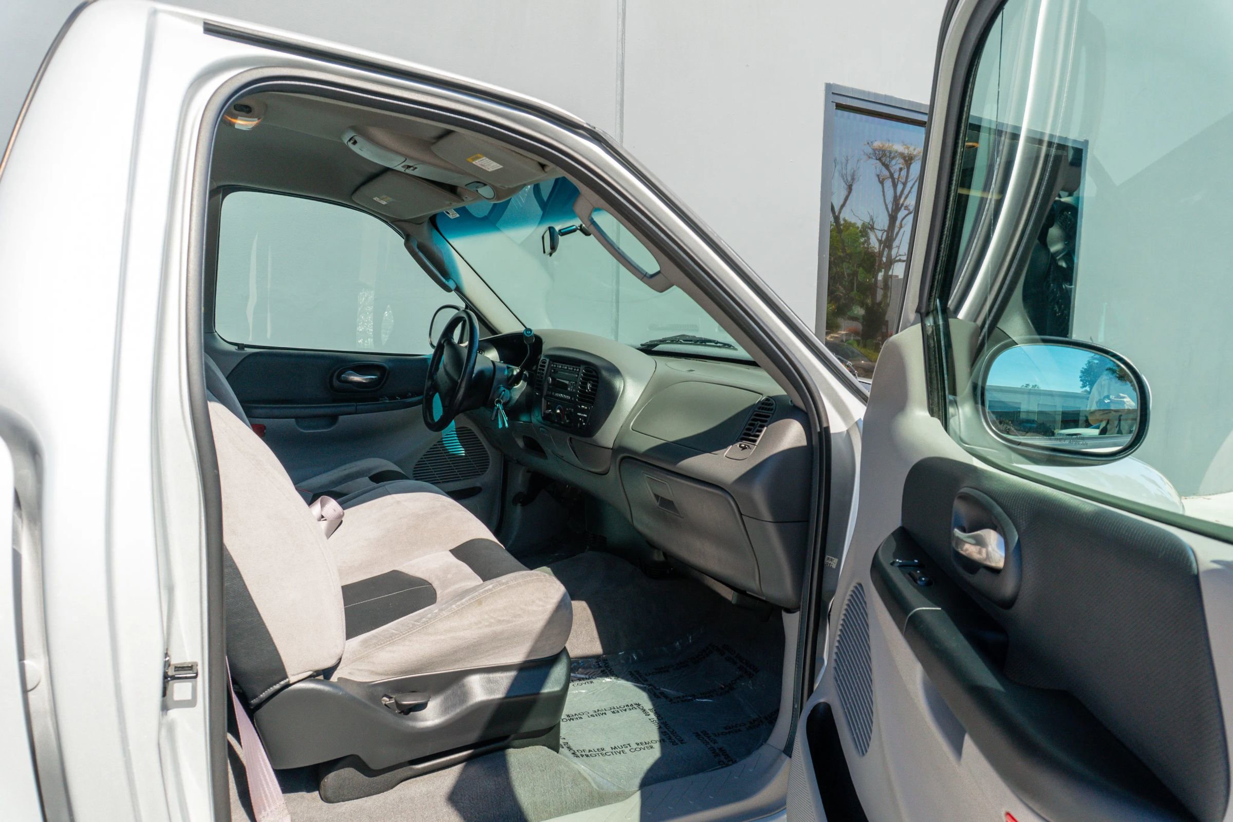 Used 2004 Ford F150 Lightning RWD image 49