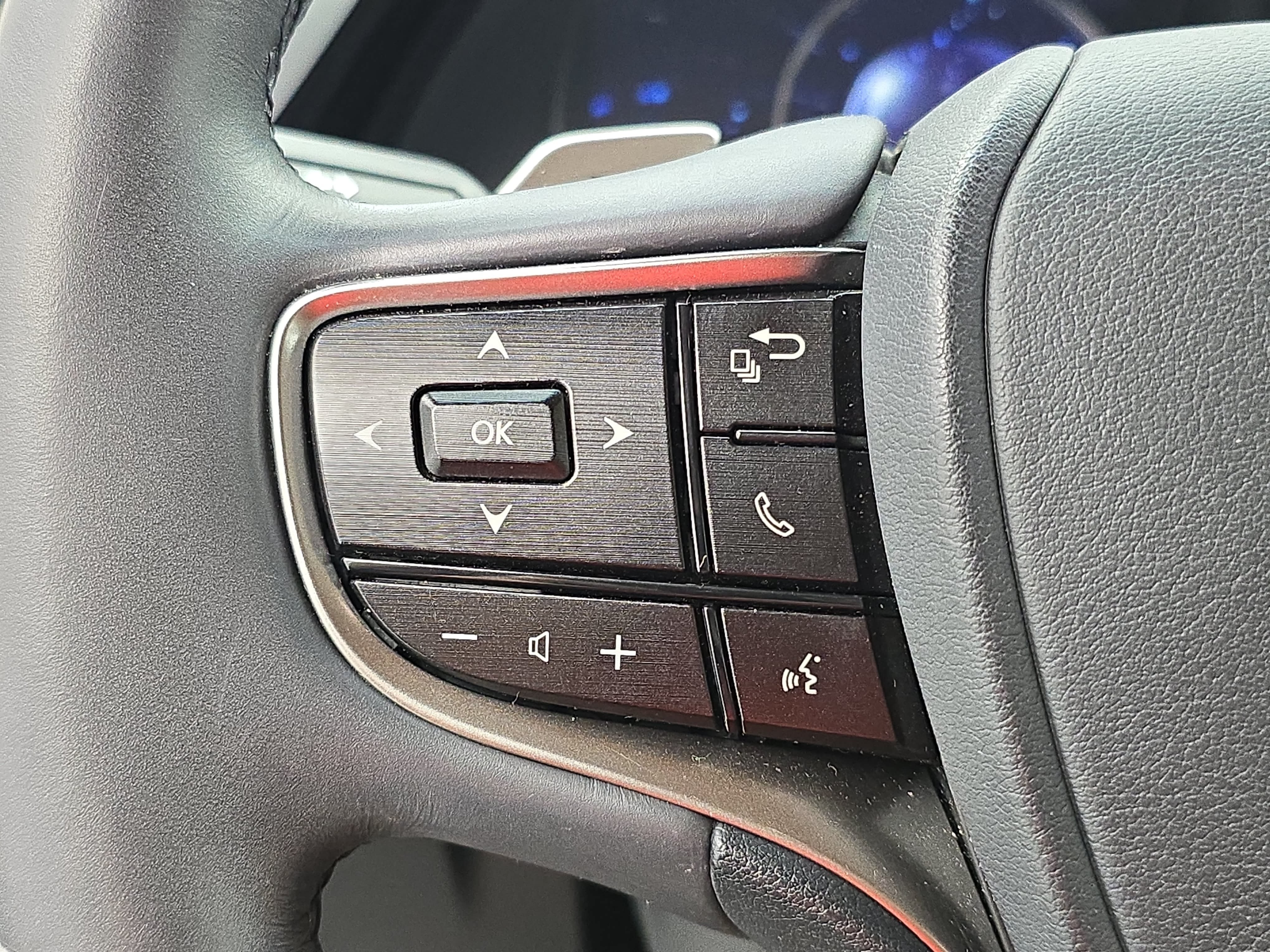 Used 2022 Lexus ES 350 Ultra Luxury w/ Accessory Package 2 FWD image 16