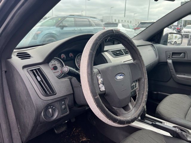 Used 2010 Ford Focus SE FWD image 9