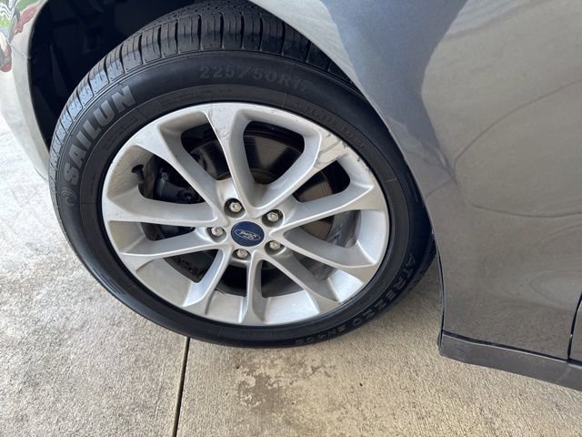 Used 2020 Ford Fusion SE image 9