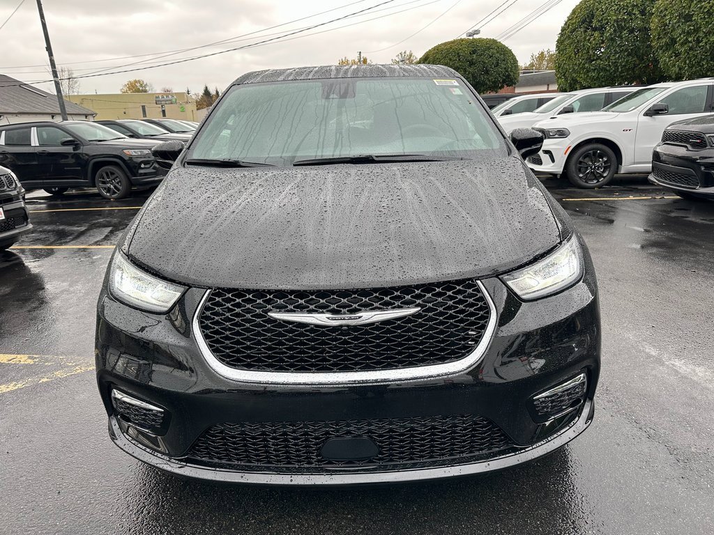 New 2026 Chrysler Pacifica Select image 6