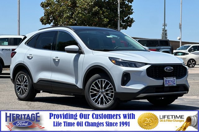 New 2025 Ford Escape SE image 2