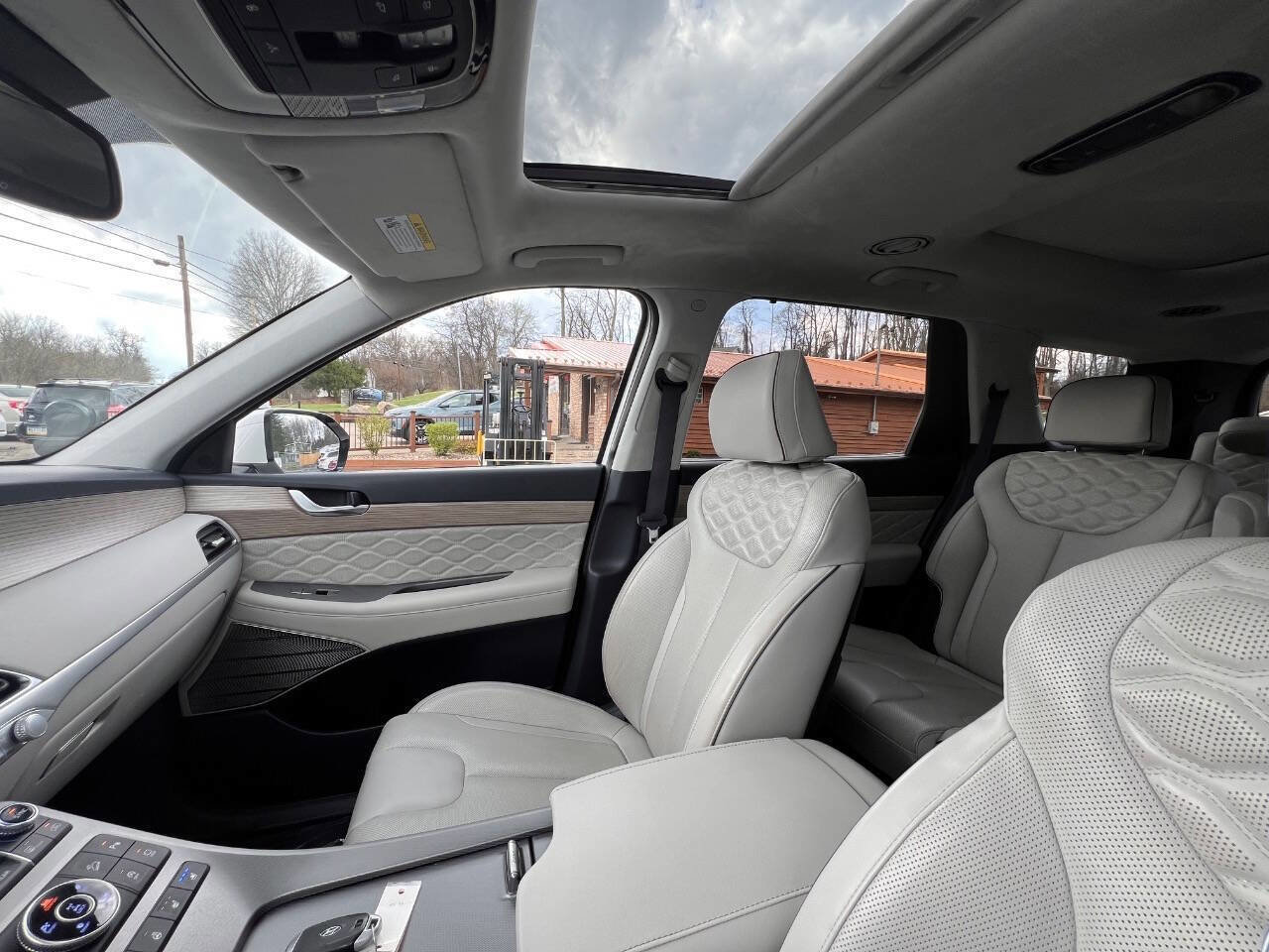 Used 2022 Hyundai Palisade Calligraphy image 25