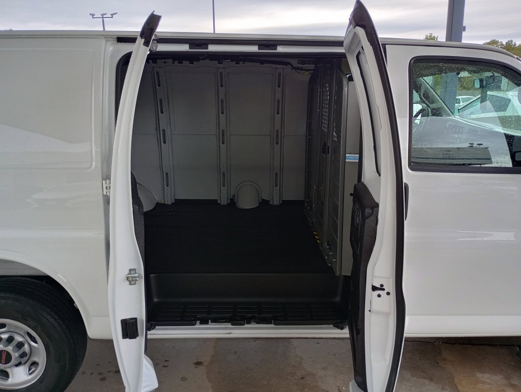 New 2025 GMC Savana 2500 w/ Driver Convenience Package RWD image 26