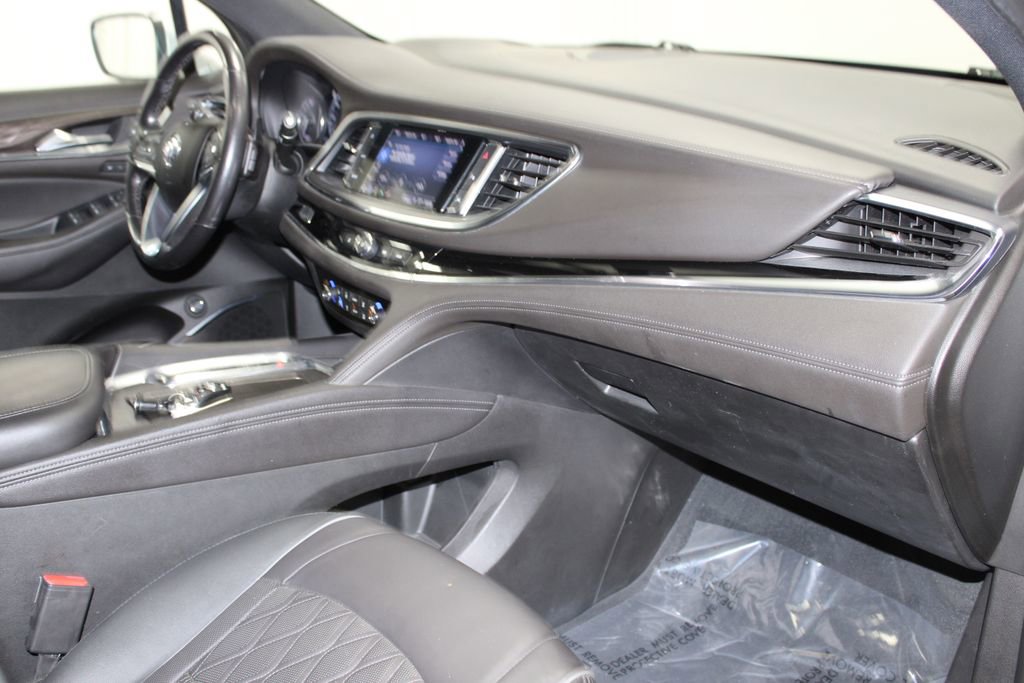 Used 2022 Buick Enclave Avenir w/ Avenir Technology Package image 22