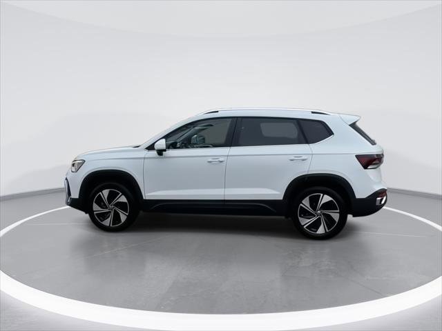 Used 2025 Volkswagen Taos SE image 5