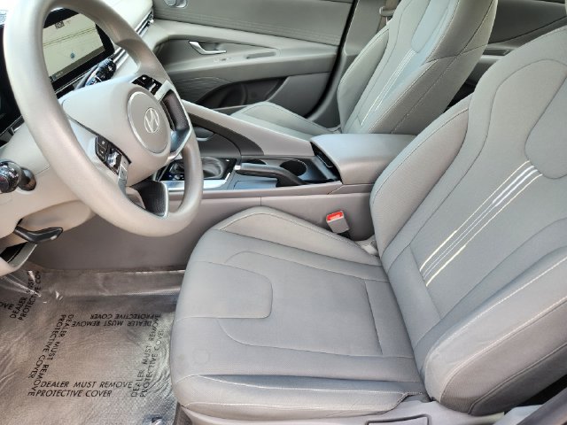 Used 2024 Hyundai Elantra SEL FWD image 13