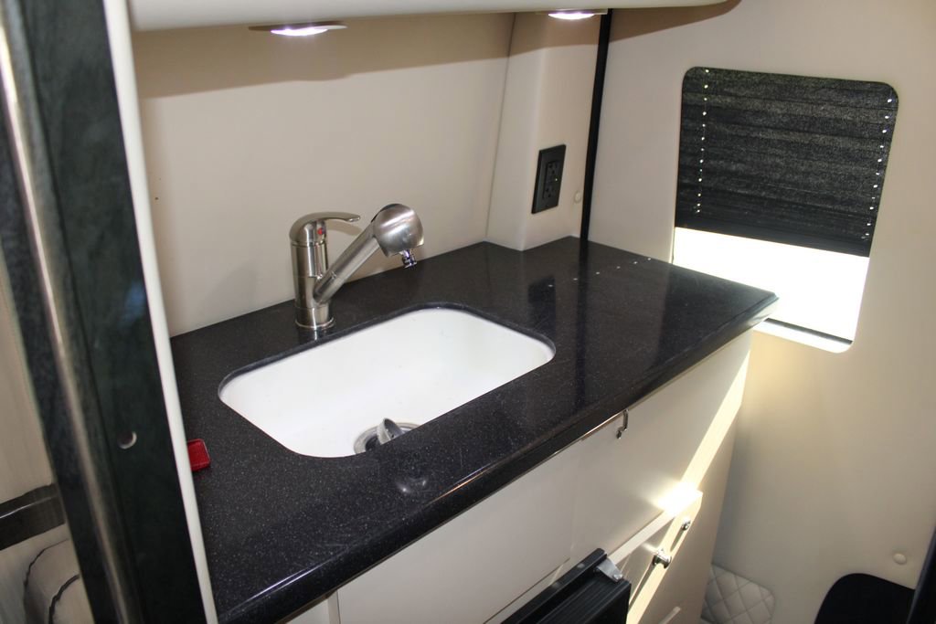 Used 2021 Mercedes-Benz Sprinter 3500 image 31