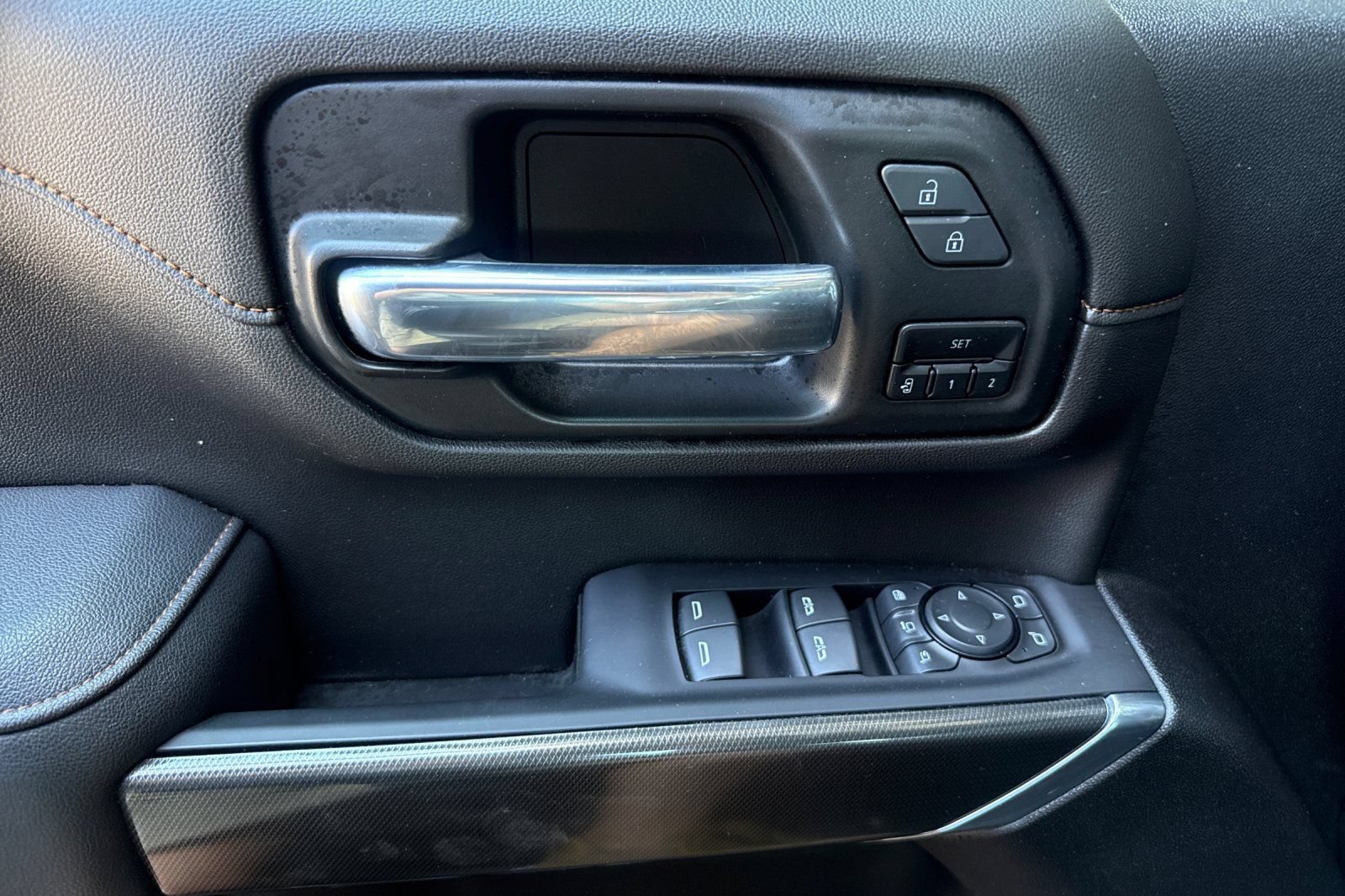 Used 2023 GMC Sierra 2500 AT4 w/ AT4 Preferred Package AWD/4WD image 10