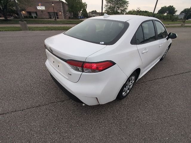 Certified 2025 Toyota Corolla LE FWD image 5
