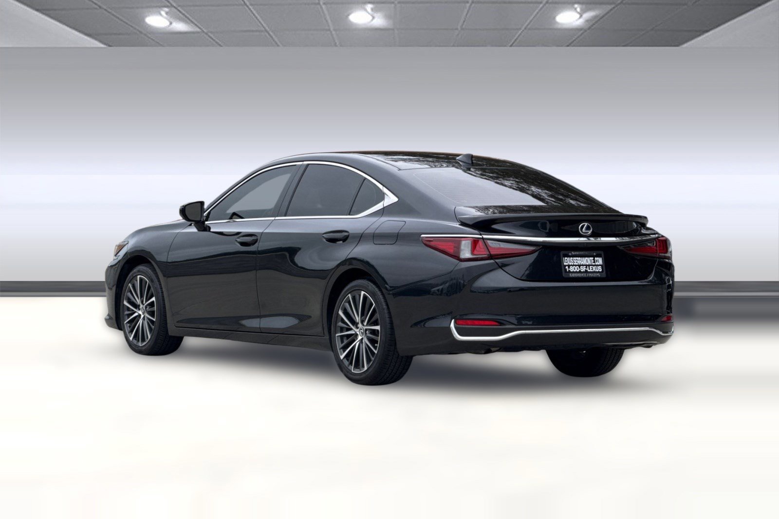 Used 2022 Lexus ES 300h w/ Premium Package image 3
