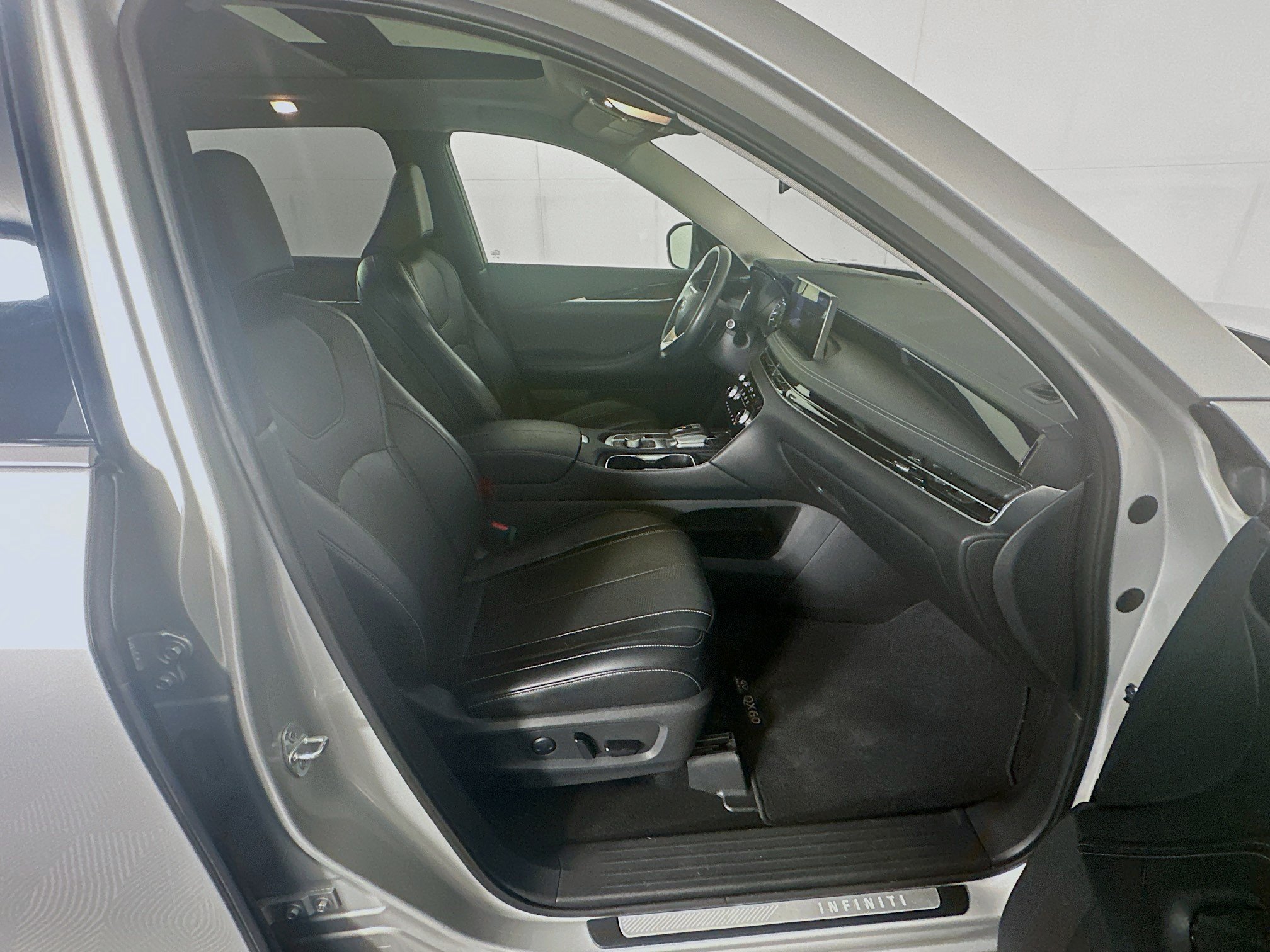 Used 2023 INFINITI QX60 Pure AWD/4WD image 32